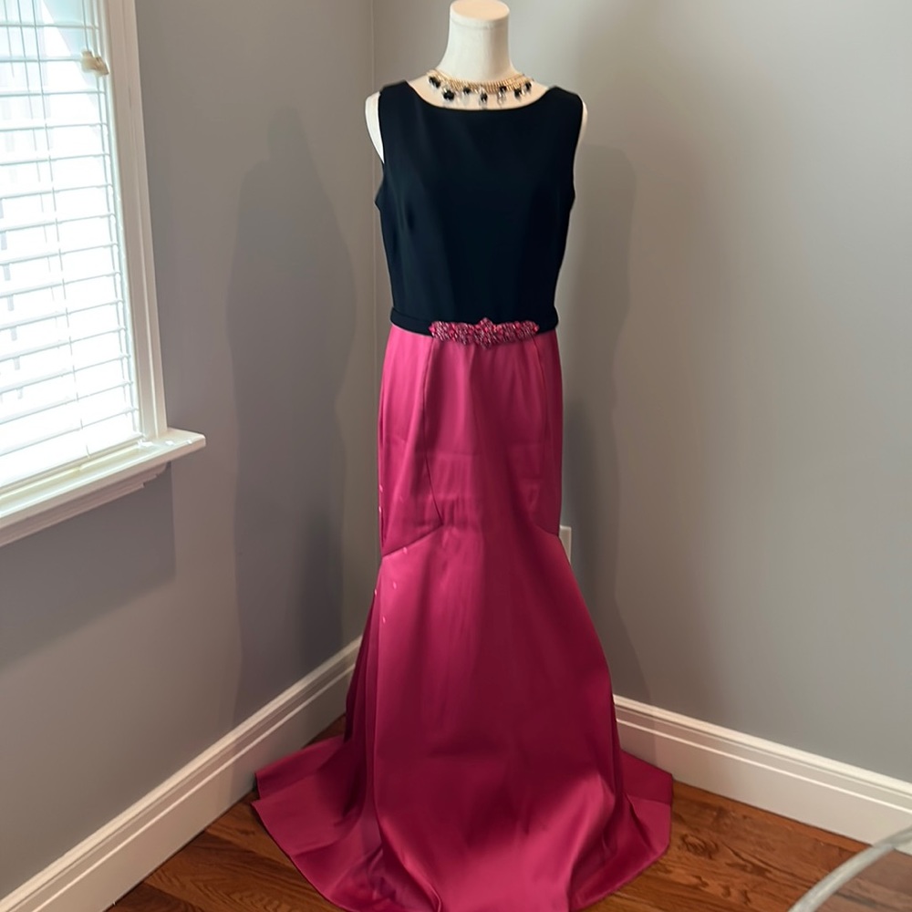 Theia formal gown. Black bodice with Fuschia bottom. Size 10